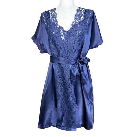 Vintage Vanity Fair Peignoir Set Med Lacey Satin Navy Made in USA - Picture 1 of 13